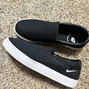 Nike Court Legacy Slip On